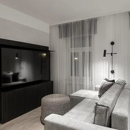 Design In 6 Apartment Prag